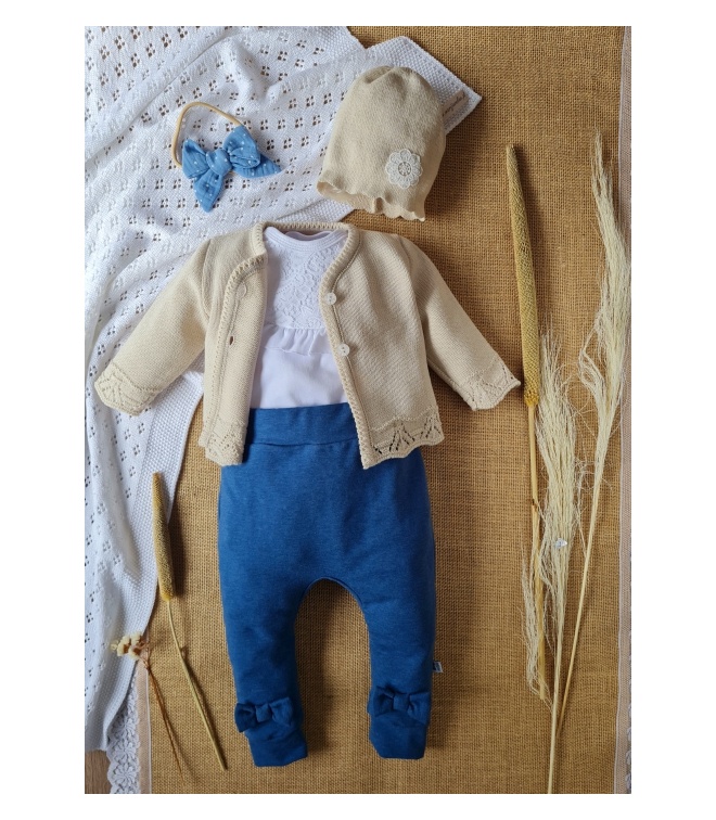 Beżowy ażurowy sweterek