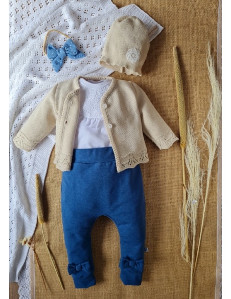 Beżowy ażurowy sweterek